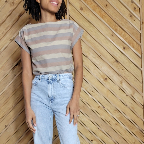 Vintage Boxy Cut Vertical Stripe Top with Cuff Sleeves - Picture 15 of 15